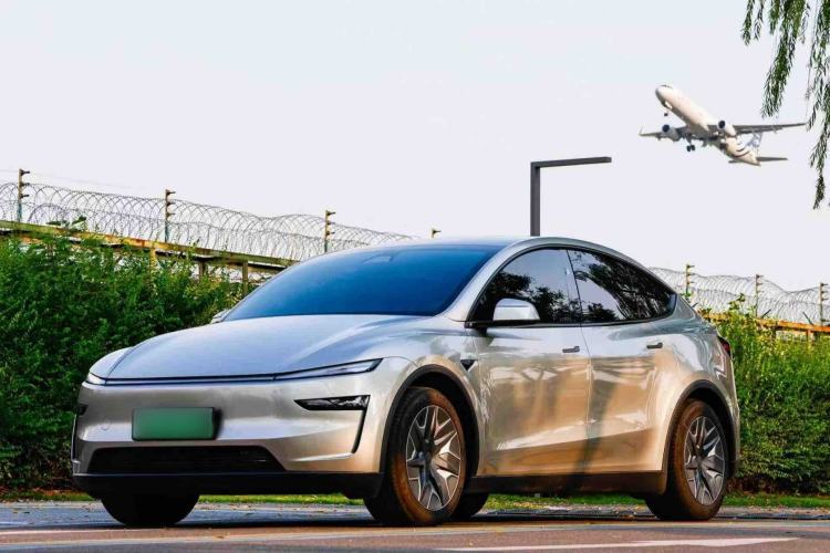 Tesla Model Y L 2025 Model Long-Range All-Wheel-Drive Version usado Guazi used car, China used car export, Used car for sale, Used cars, Cheapest cars for sale