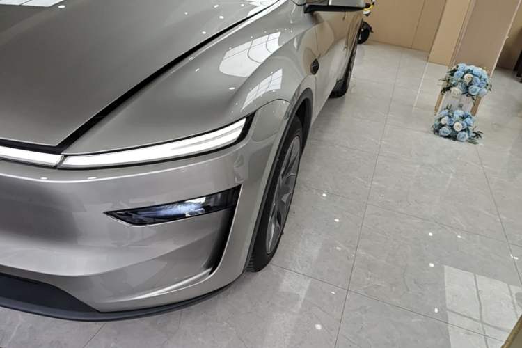 Used Tesla Model Y L 2025 Model Long-Range All-Wheel-Drive Version Left Front Headlight