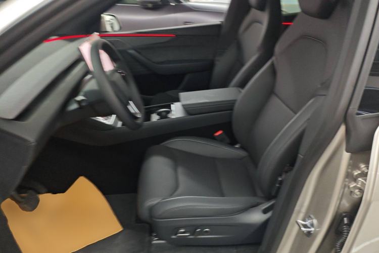 Used Tesla Model Y L 2025 Model Long-Range All-Wheel-Drive Version Left Front Seat