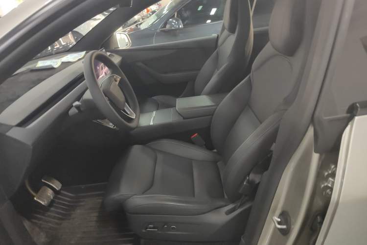 Used Tesla Model Y L 2025 Model Long-Range All-Wheel-Drive Version Left Front Seat