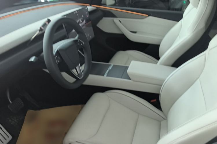 Used Tesla Model Y L 2025 Model Long-Range All-Wheel-Drive Version Left Front Seat