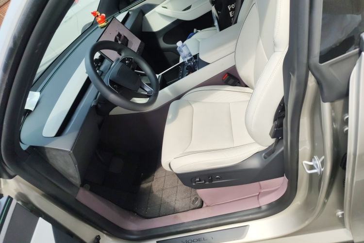 Used Tesla Model Y L 2025 Model Long-Range All-Wheel-Drive Version Left Front Seat
