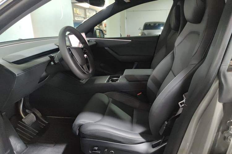 Used Tesla Model Y L 2025 Model Long-Range All-Wheel-Drive Version Left Front Seat