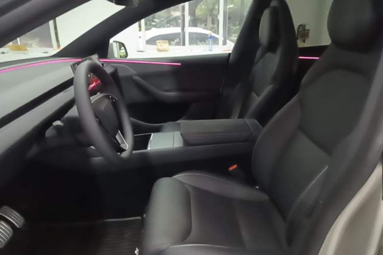 Used Tesla Model Y L 2025 Model Long-Range All-Wheel-Drive Version Left Front Seat