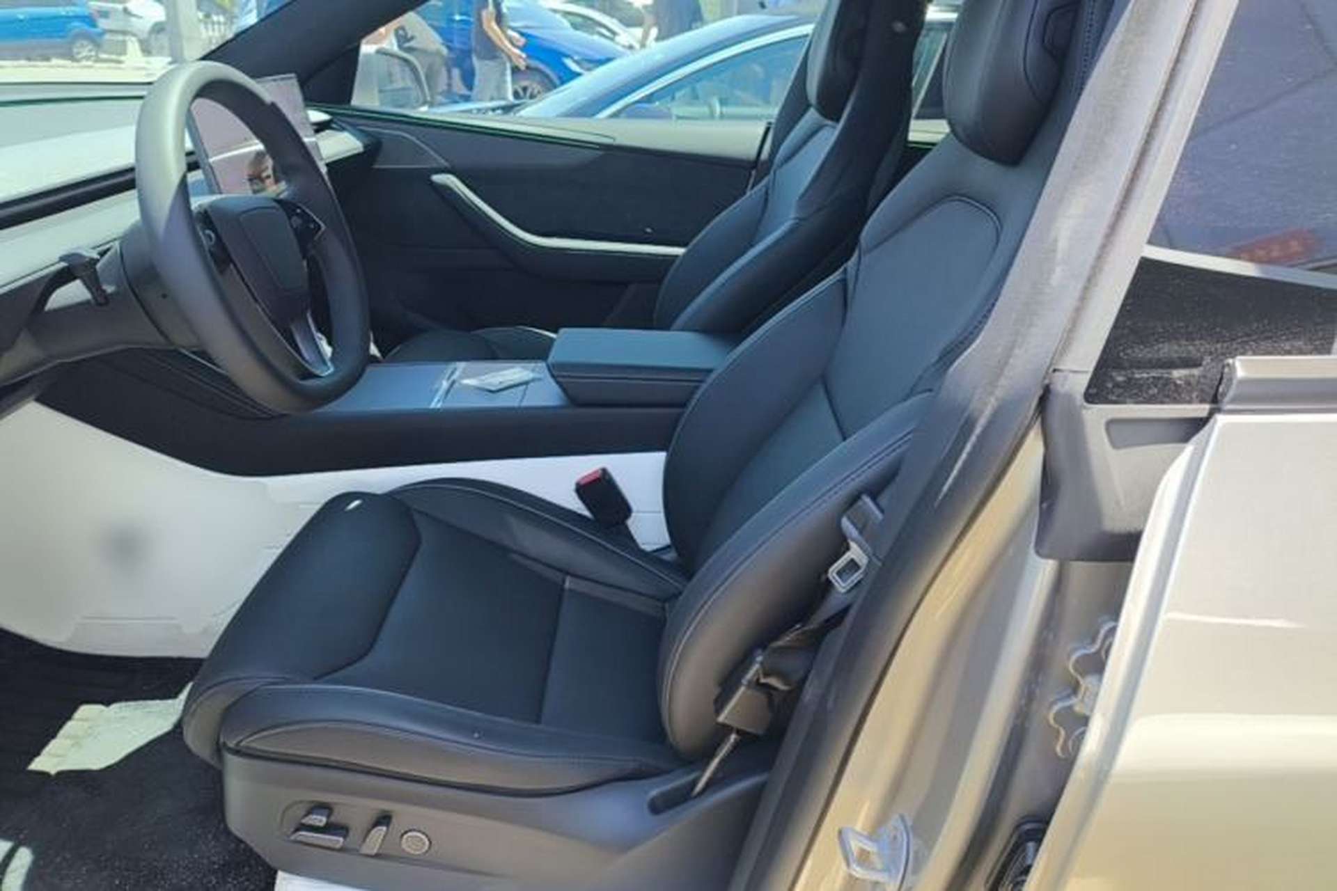 Used Tesla Model Y L 2025 Model Long-Range All-Wheel-Drive Version Left Front Seat