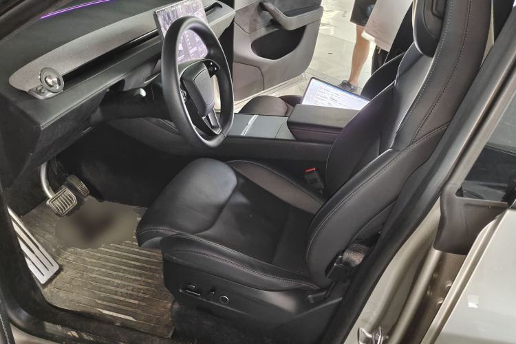 Used Tesla Model Y L 2025 Model Long-Range All-Wheel-Drive Version Left Front Seat