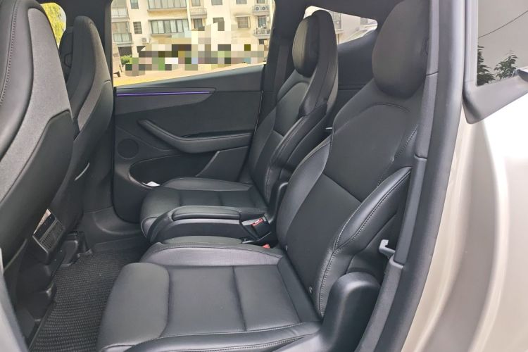 Used Tesla Model Y L 2025 Model Long-Range All-Wheel-Drive Version Left Rear Seat