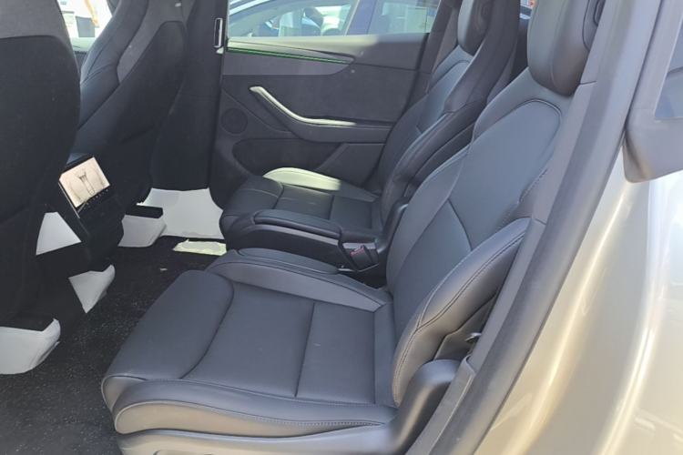 Used Tesla Model Y L 2025 Model Long-Range All-Wheel-Drive Version Left Rear Seat