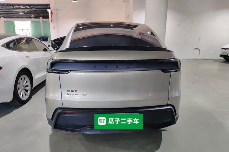 Used Tesla Model Y L 2025 Model Long-Range All-Wheel-Drive Version Rear