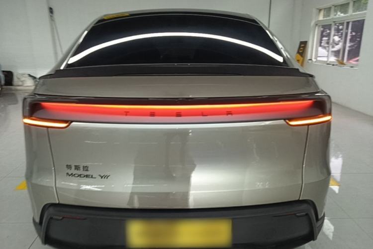 Used Tesla Model Y L 2025 Model Long-Range All-Wheel-Drive Version Rear