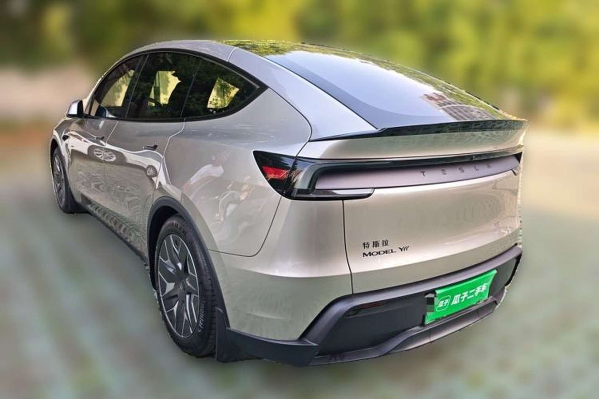 Used Tesla Model Y L 2025 Model Long-Range All-Wheel-Drive Version Rear Left 45 Deg