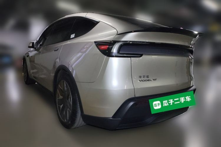 Used Tesla Model Y L 2025 Model Long-Range All-Wheel-Drive Version Rear Left 45 Deg