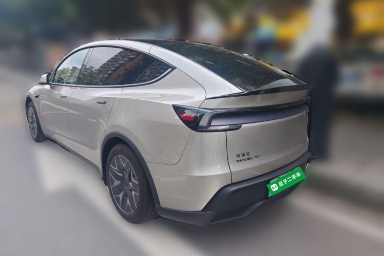 Used Tesla Model Y L 2025 Model Long-Range All-Wheel-Drive Version Rear Left 45 Deg