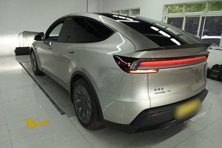 Used Tesla Model Y L 2025 Model Long-Range All-Wheel-Drive Version Rear Left 45 Deg