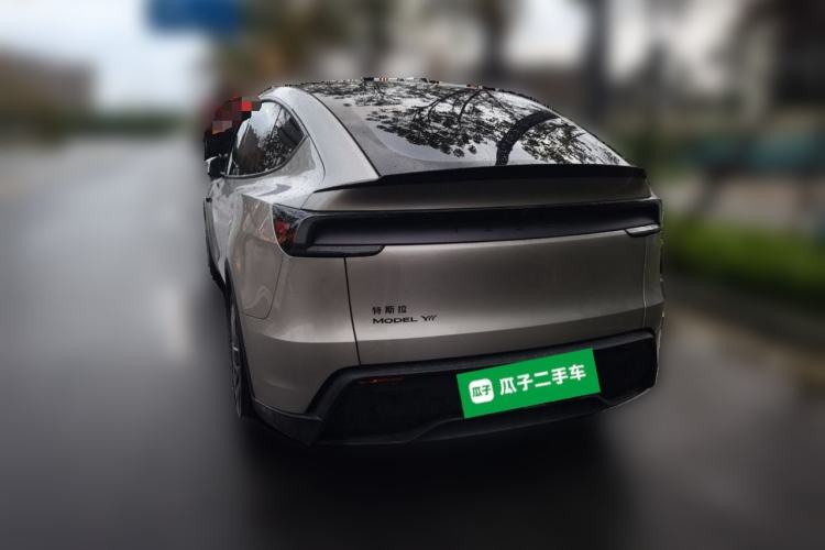 Used Tesla Model Y L 2025 Model Long-Range All-Wheel-Drive Version Rear Left 45 Deg