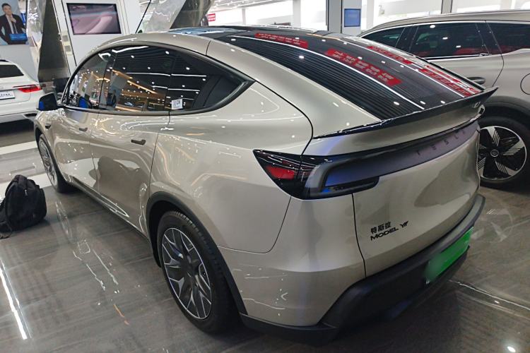 Used Tesla Model Y L 2025 Model Long-Range All-Wheel-Drive Version Rear Left 45 Deg