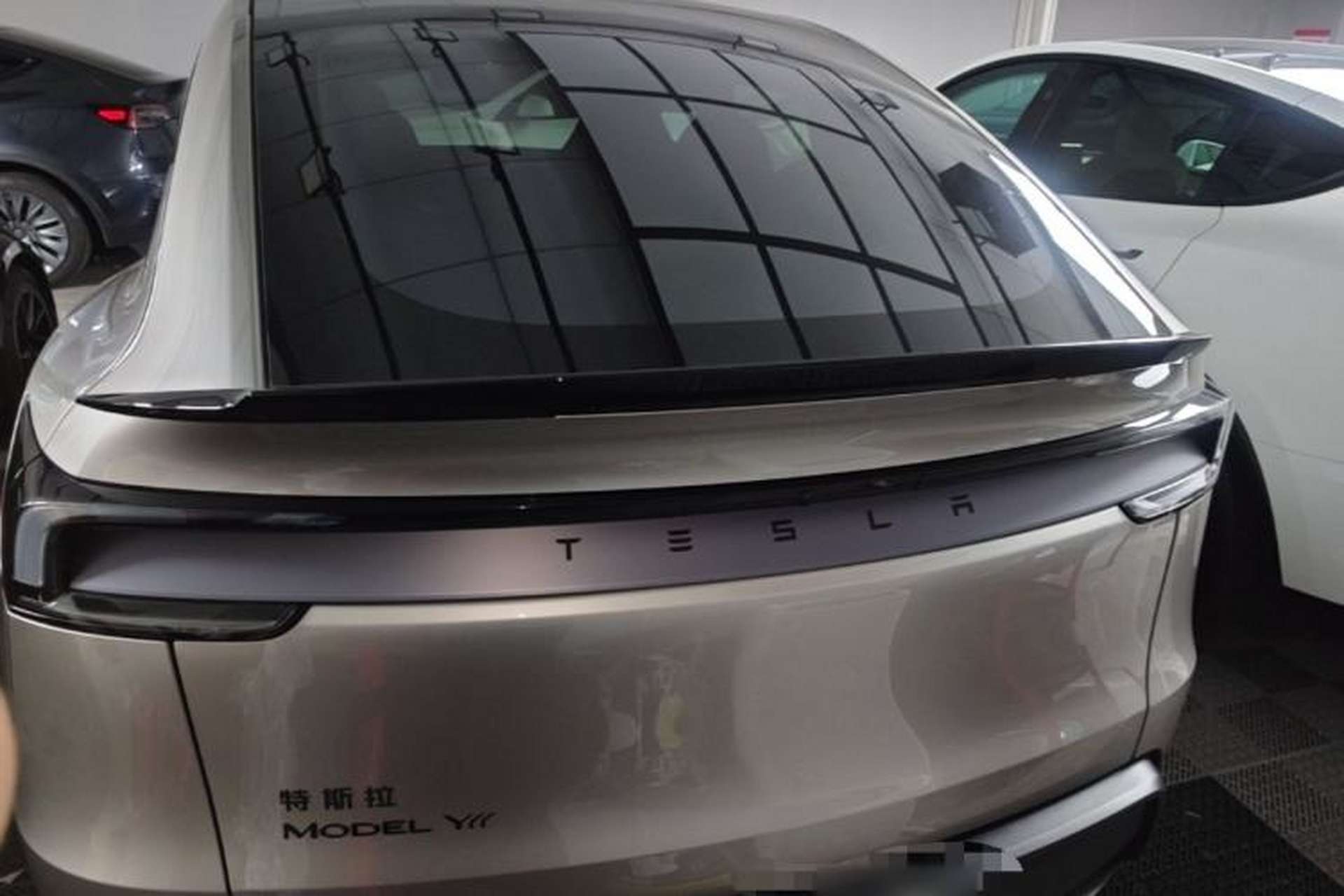 Used Tesla Model Y L 2025 Model Long-Range All-Wheel-Drive Version Rear