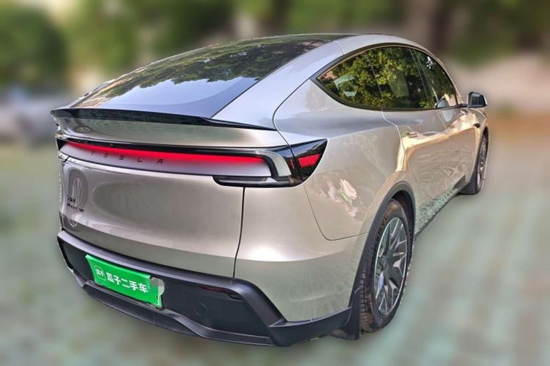 Used Tesla Model Y L 2025 Model Long-Range All-Wheel-Drive Version Rear Right 45 Deg