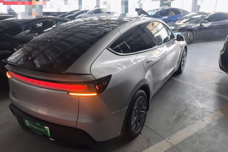 Used Tesla Model Y L 2025 Model Long-Range All-Wheel-Drive Version Rear Right 45 Deg