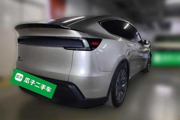 Used Tesla Model Y L 2025 Model Long-Range All-Wheel-Drive Version Rear Right 45 Deg