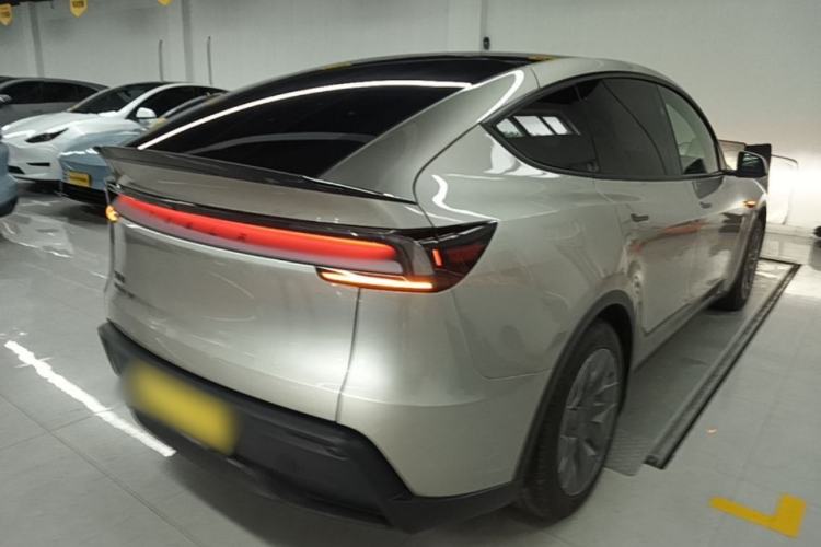 Used Tesla Model Y L 2025 Model Long-Range All-Wheel-Drive Version Rear Right 45 Deg