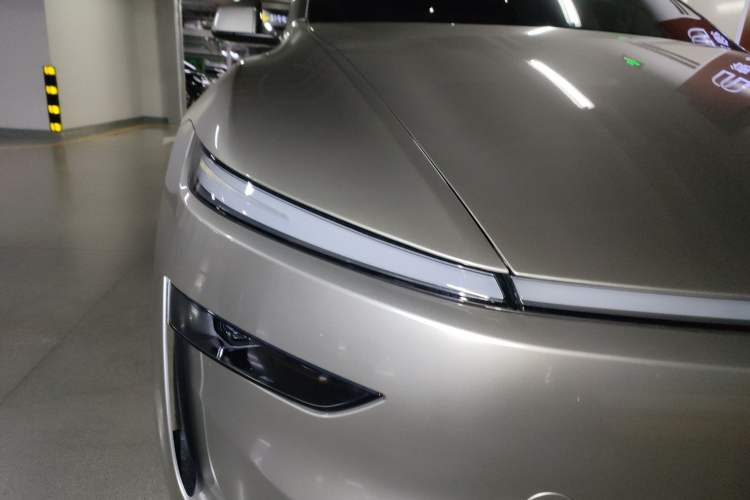 Used Tesla Model Y L 2025 Model Long-Range All-Wheel-Drive Version Right Front Headlight