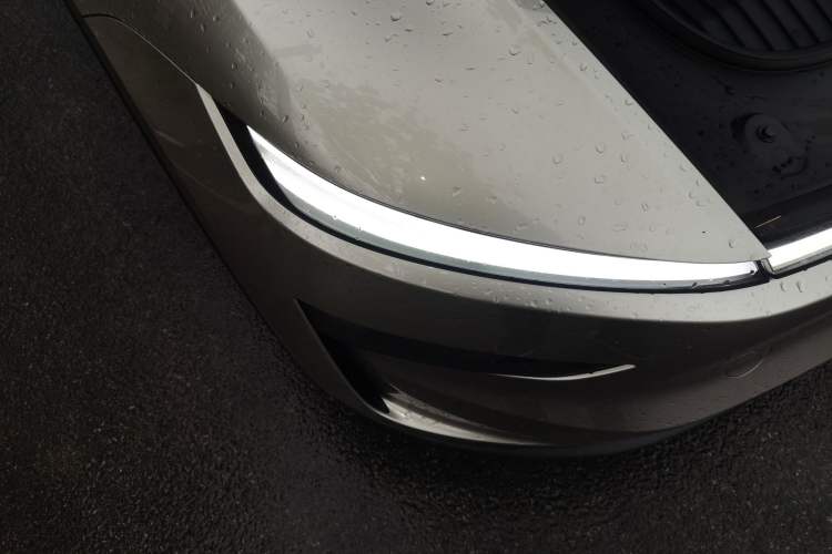 Used Tesla Model Y L 2025 Model Long-Range All-Wheel-Drive Version Right Front Headlight