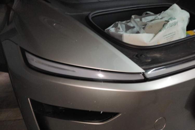 Used Tesla Model Y L 2025 Model Long-Range All-Wheel-Drive Version Right Front Headlight