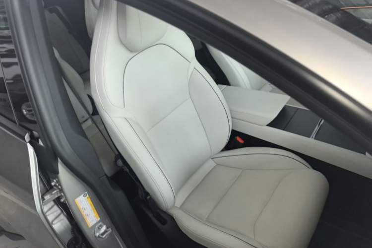 Used Tesla Model Y L 2025 Model Long-Range All-Wheel-Drive Version Right Front Seat