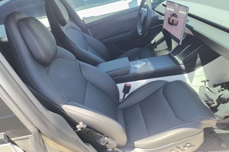 Used Tesla Model Y L 2025 Model Long-Range All-Wheel-Drive Version Right Front Seat