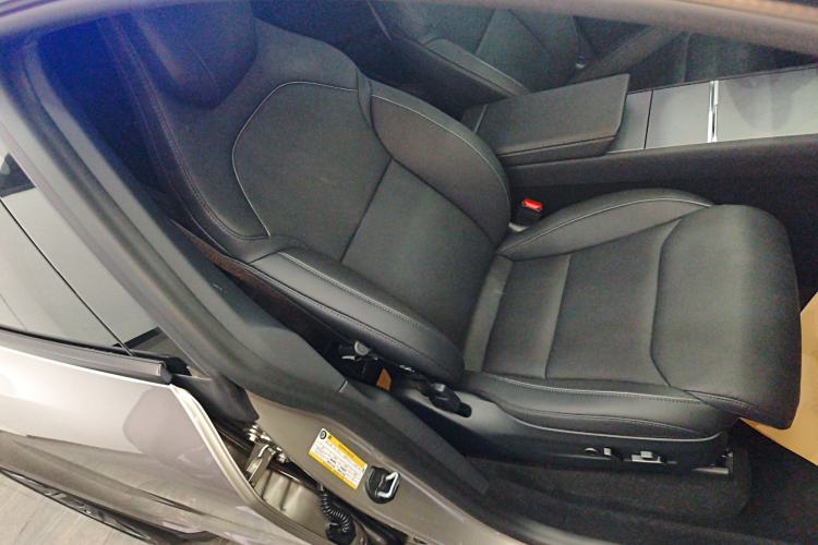 Used Tesla Model Y L 2025 Model Long-Range All-Wheel-Drive Version Right Front Seat