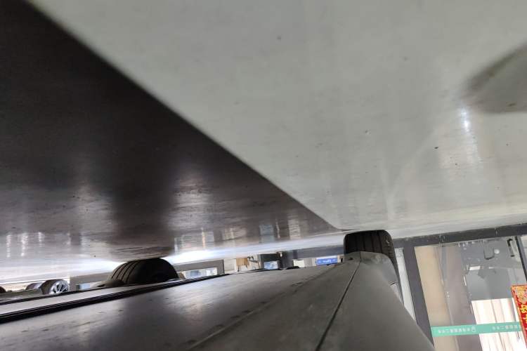 Used Tesla Model Y L 2025 Model Long-Range All-Wheel-Drive Version Right Side Sill