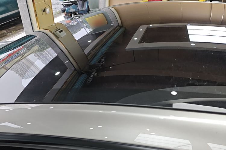 Used Tesla Model Y L 2025 Model Long-Range All-Wheel-Drive Version Roof