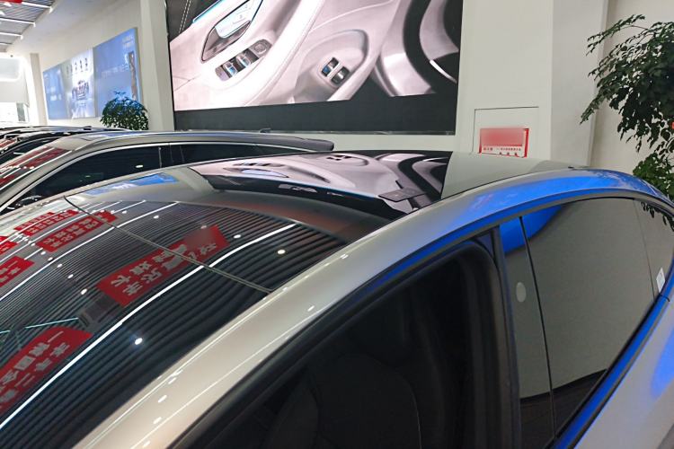 Used Tesla Model Y L 2025 Model Long-Range All-Wheel-Drive Version Roof