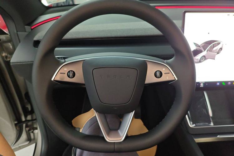Used Tesla Model Y L 2025 Model Long-Range All-Wheel-Drive Version Steering Wheel