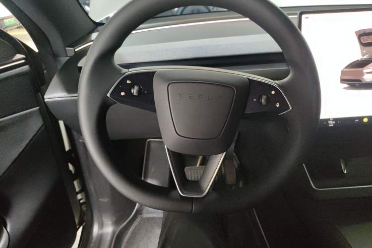 Used Tesla Model Y L 2025 Model Long-Range All-Wheel-Drive Version Steering Wheel