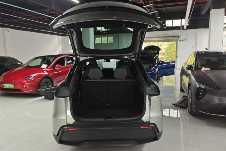 Used Tesla Model Y L 2025 Model Long-Range All-Wheel-Drive Version Trunk