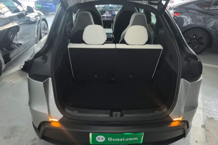 Used Tesla Model Y L 2025 Model Long-Range All-Wheel-Drive Version Trunk