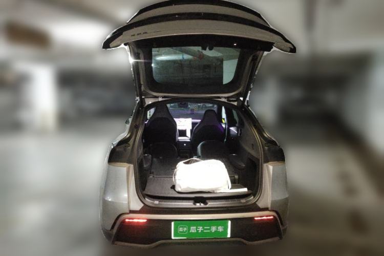 Used Tesla Model Y L 2025 Model Long-Range All-Wheel-Drive Version Trunk