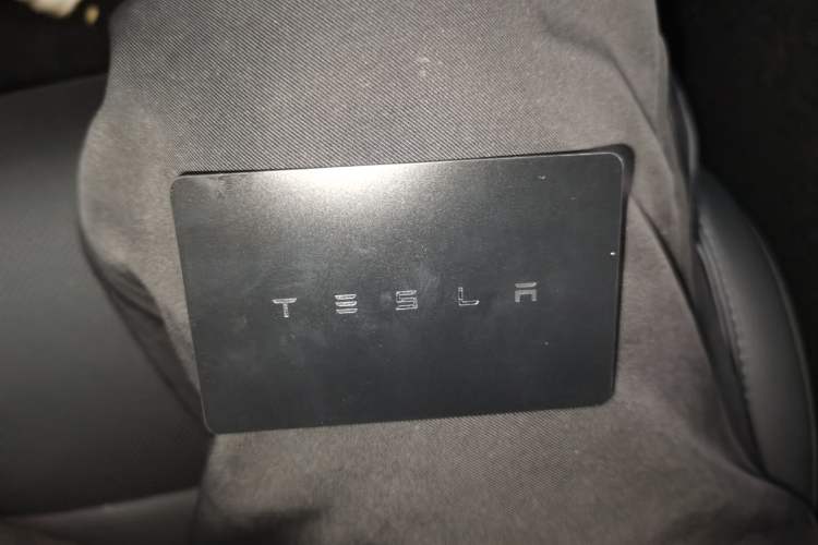 Used Tesla Model Y L 2025 Model Long-Range All-Wheel-Drive Version Vehicle Key
