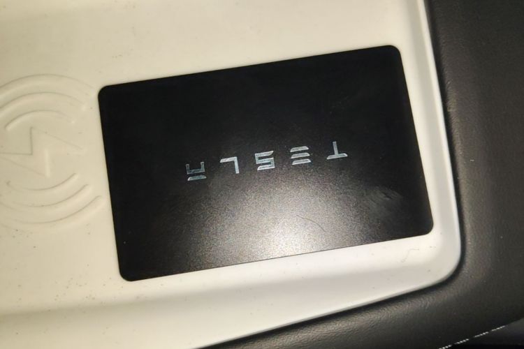 Used Tesla Model Y L 2025 Model Long-Range All-Wheel-Drive Version Vehicle Key