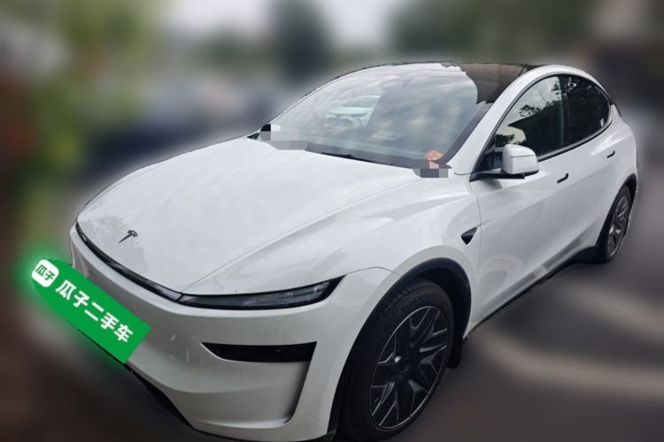 Tesla Model Y L 2025 Model Long-Range All-Wheel-Drive Version