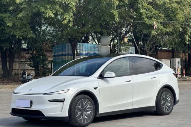 Used Tesla Model Y L 2025 Model Long-Range All-Wheel-Drive Version