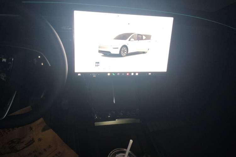 Used Tesla Model Y L 2025 Model Long-Range All-Wheel-Drive Version Audio And AC Panel