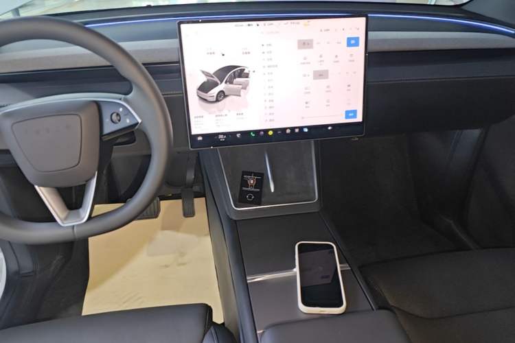 Used Tesla Model Y L 2025 Model Long-Range All-Wheel-Drive Version Audio And AC Panel