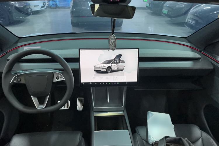 Used Tesla Model Y L 2025 Model Long-Range All-Wheel-Drive Version Center Console