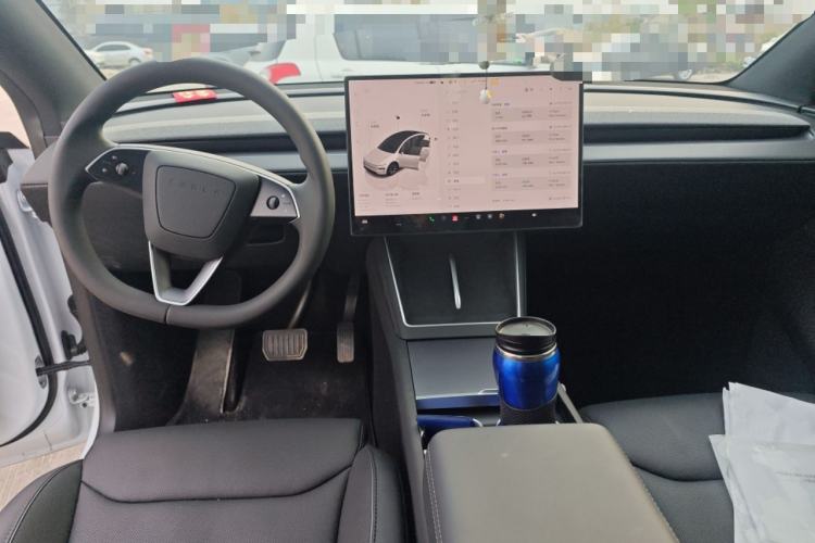 Used Tesla Model Y L 2025 Model Long-Range All-Wheel-Drive Version Center Console