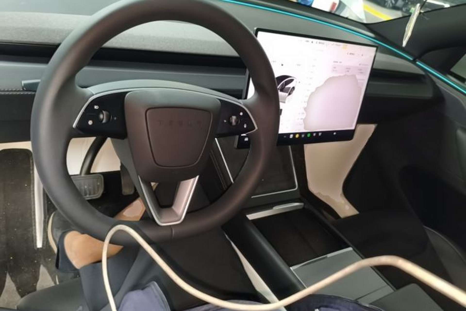Used Tesla Model Y L 2025 Model Long-Range All-Wheel-Drive Version Center Console