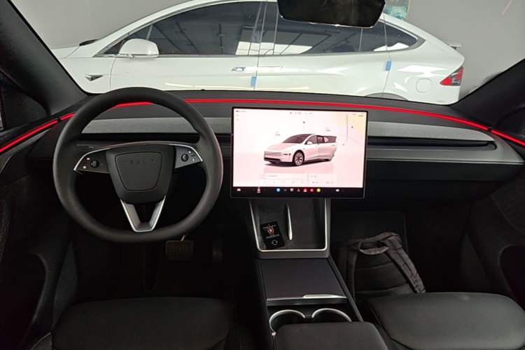 Used Tesla Model Y L 2025 Model Long-Range All-Wheel-Drive Version Center Console