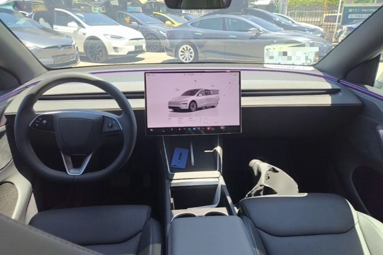 Used Tesla Model Y L 2025 Model Long-Range All-Wheel-Drive Version Center Console